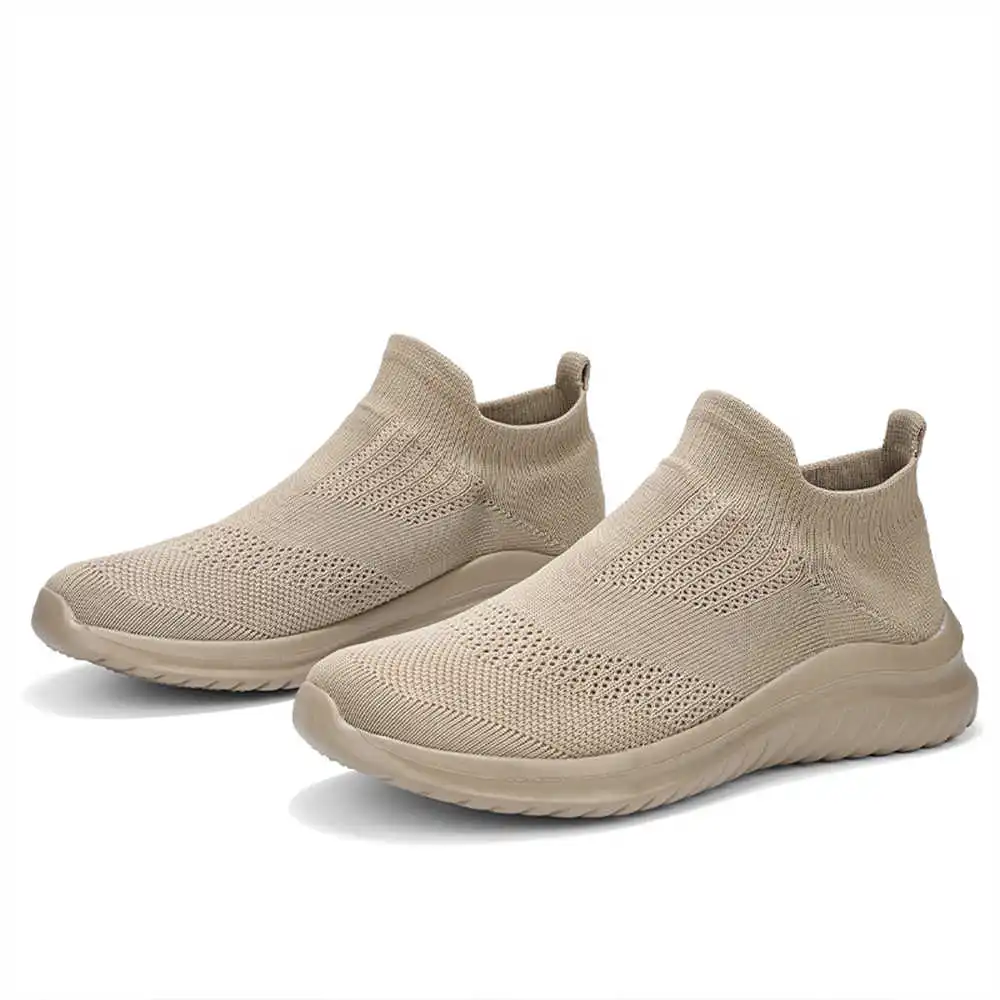 Beige Zachte Nieuwe Nieuwighei - Streetwear Brand Italy recensie en prijs